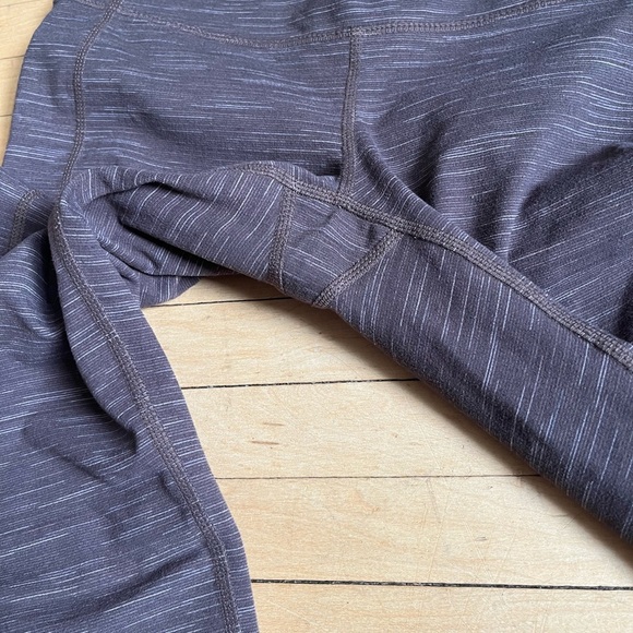 Athleta Women’s Brown Patterned Leggings - Picture 5 of 6